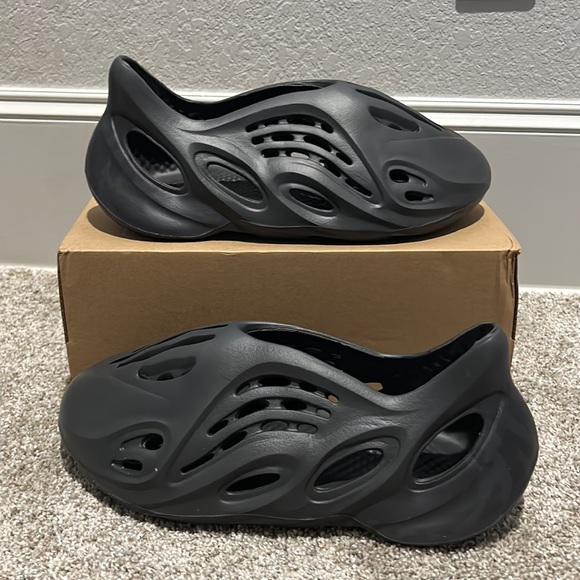 Foam runners onyx main image 4